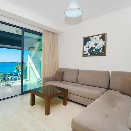 Apartmanhotel Delfino 3*